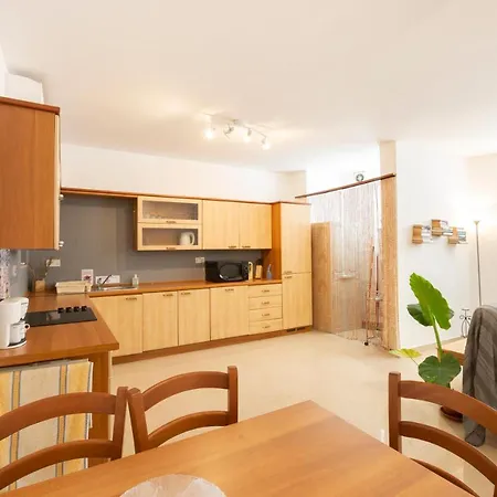 Bv1 - Spacious&bright - Prime Location