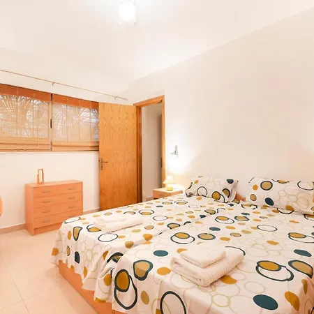 Bv1 - Spacious And Bright - Prime Location Apartment